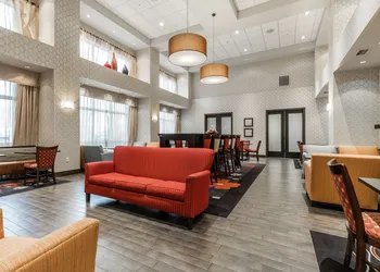 Hampton Inn & Suites by Hilton Lethbridge hotel thumbnail 2