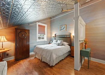 Mccloud Mercantile Hotel hotel thumbnail 5