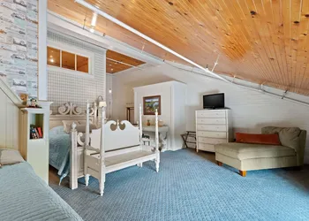 Mccloud Mercantile Hotel hotel thumbnail 8