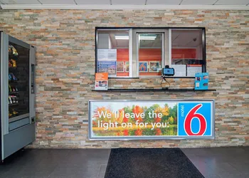 Motel 6 Elmsford, NY - White Plains hotel thumbnail 6