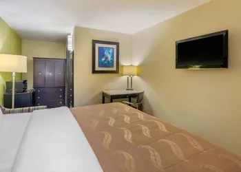 Quality Inn Covington Downtown hotel thumbnail 6
