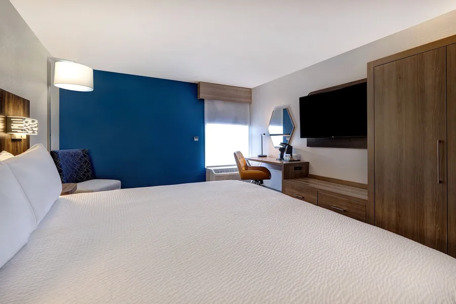 Holiday Inn Express & Suites Kansas City KU Medical Center by IHG hotel detail image 2