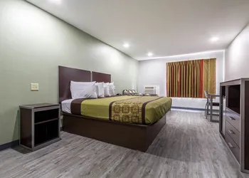 Scottish Inn and Suites hotel thumbnail 5