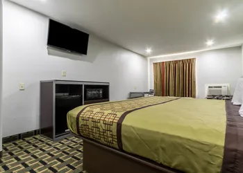 Scottish Inn and Suites hotel thumbnail 7