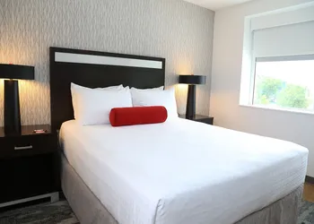 The University of Georgia Center for Continuing Education & Hotel hotel thumbnail 8