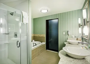 Holiday Inn Hotel & Suites Saskatoon Downtown by IHG hotel thumbnail 4