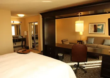Hampton Inn & Suites Carlsbad hotel thumbnail 4