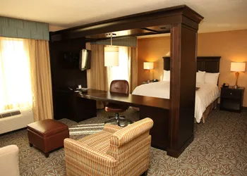 Hampton Inn & Suites Carlsbad hotel thumbnail 5