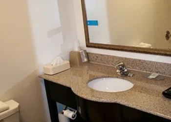 Valley Oaks Inn Woodland hotel thumbnail 6