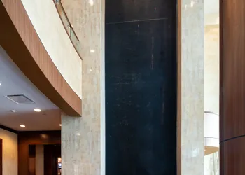 Embassy Suites Houston Downtown hotel thumbnail 2