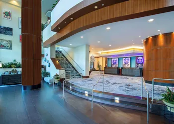 Embassy Suites Houston Downtown hotel thumbnail 5