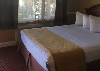 Travelodge by Wyndham Hawthorne hotel thumbnail 5