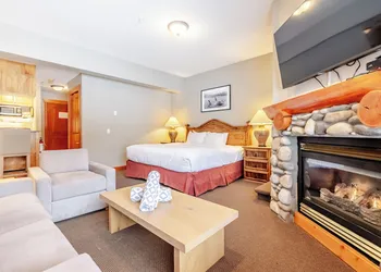 Lizard Creek Lodge hotel thumbnail 3