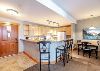 Lizard Creek Lodge hotel thumbnail 5