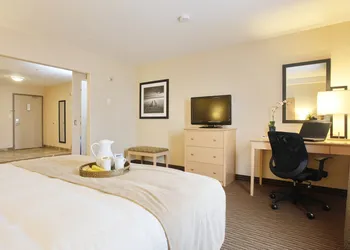 Vegreville Suites hotel thumbnail 4