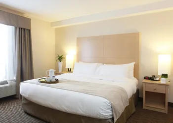 Vegreville Suites hotel thumbnail 5
