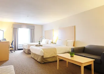 Vegreville Suites hotel thumbnail 7