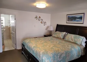 Holiday Motel hotel thumbnail 7