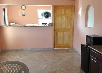 Budget Inn hotel thumbnail 2
