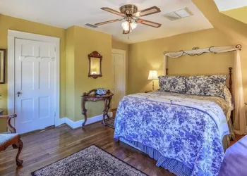 Cedars of Williamsburg Bed & Breakfast hotel thumbnail 3