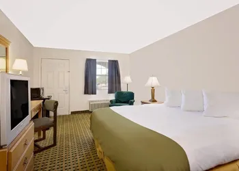 Silver Queen Inn hotel thumbnail 5