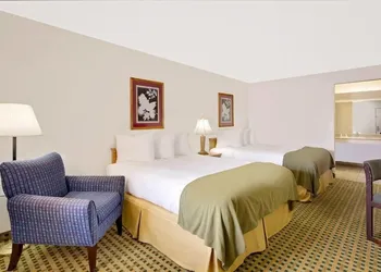 Silver Queen Inn hotel thumbnail 6