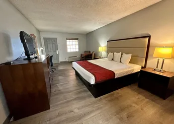 Silver Queen Inn hotel thumbnail 7