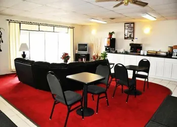 Red Carpet Motel hotel thumbnail 2