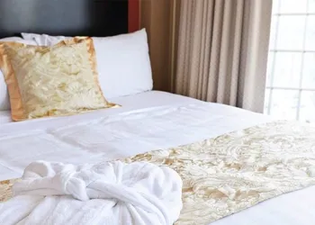 Red Carpet Motel hotel thumbnail 8