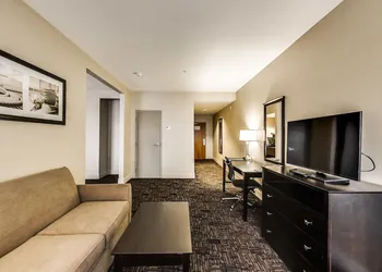 Radisson Hotel Edmonton Airport hotel thumbnail 3
