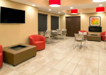 Microtel Inn & Suites by Wyndham Red Deer hotel thumbnail 2
