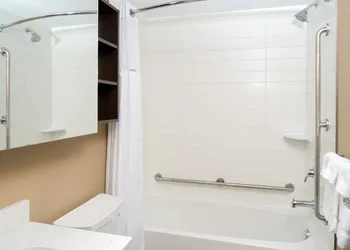 Microtel Inn & Suites by Wyndham Red Deer hotel thumbnail 4