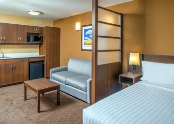 Microtel Inn & Suites by Wyndham Red Deer hotel thumbnail 5
