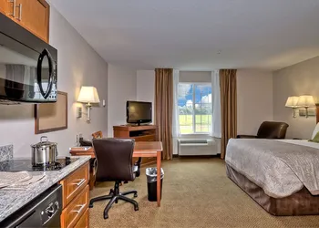 Candlewood Suites Burlington South by IHG hotel thumbnail 3
