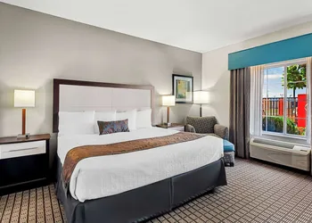Best Western Plus Magee Inn And Suites hotel thumbnail 5