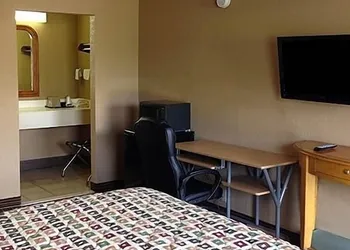 Country Inn Motel Vivian hotel thumbnail 3