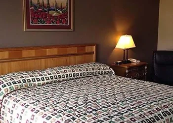 Country Inn Motel Vivian hotel thumbnail 4