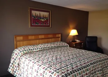 Country Inn Motel Vivian hotel thumbnail 5