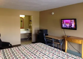 Country Inn Motel Vivian hotel thumbnail 7