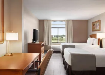 Wingate by Wyndham Bentonville AR hotel thumbnail 7