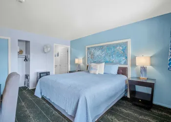 Bluebird Day Inn & Suites hotel thumbnail 7