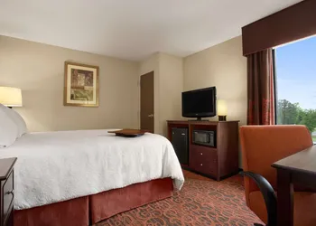 Hampton Inn Magnolia hotel thumbnail 7