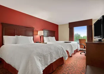 Hampton Inn Magnolia hotel thumbnail 8