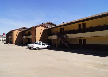 Holiday Lodge & Suites hotel thumbnail 3