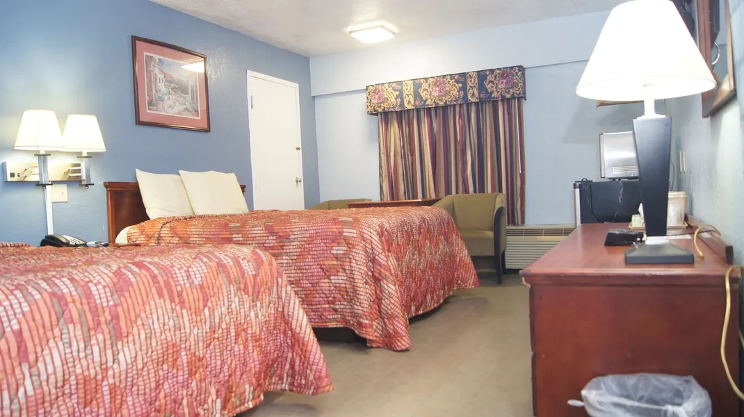 Holiday Lodge & Suites hotel detail image 6