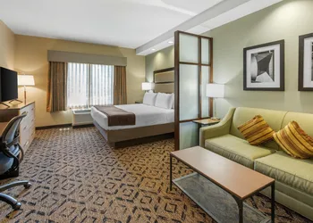 Best Western Plus College Park Hotel hotel thumbnail 4