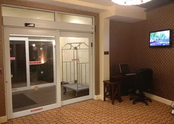 AAshram Hotel by Niagara River hotel thumbnail 2