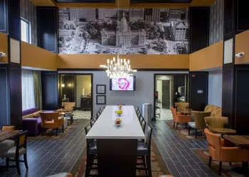Hampton Inn & Suites Lansing West hotel thumbnail 3