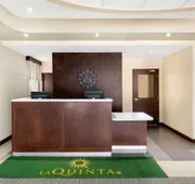 La Quinta Inn & Suites by Wyndham Oshawa hotel detail image 3