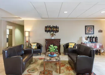 Suburban Studios Triadelphia - Wheeling at The Highlands hotel thumbnail 8